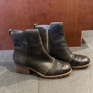 SOREL Leather Heeled Booties with zipper, women’s size 8.5
